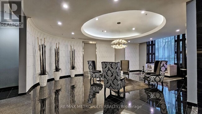 Building Photo - 7 Carlton St.