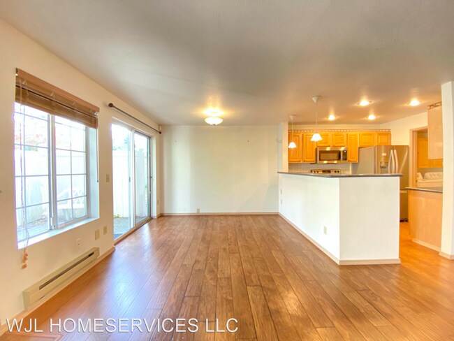 Building Photo - 3 br, 2.5 bath House - 622 122nd Ave NE