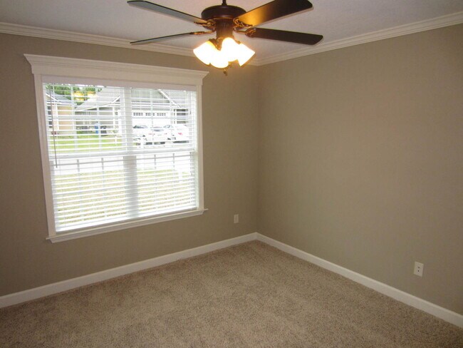 Building Photo - Beautiful home in the Nelson Hill Subdivision
