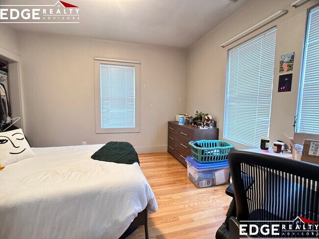 Foto del edificio - 11 Greylock Rd