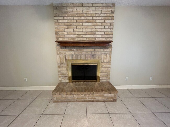 Building Photo - 9803 Boulder Hill St