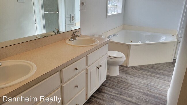 Building Photo - 3 br, 2 bath House - 1925 76th St