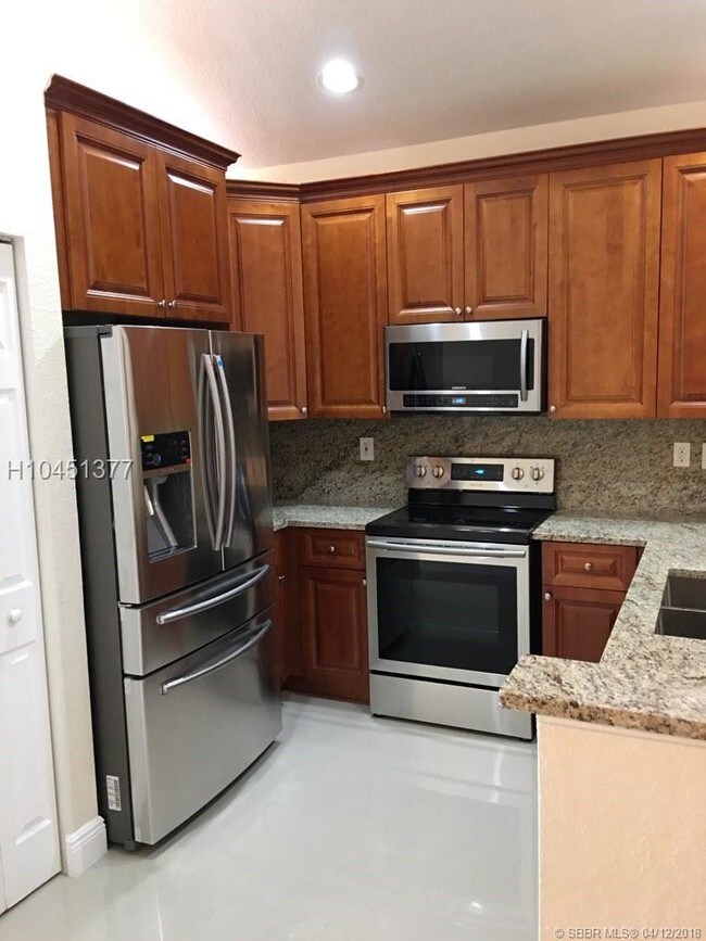 Foto del edificio - 1898 NW 79th Way