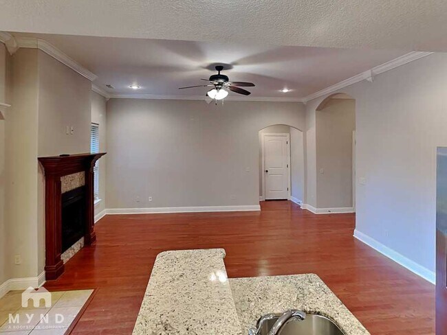 Foto del edificio - 102 NE Larkspur Ln