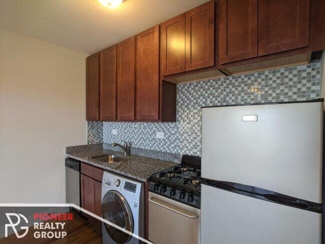 Foto del edificio - 1 bedroom in CHICAGO IL 60614