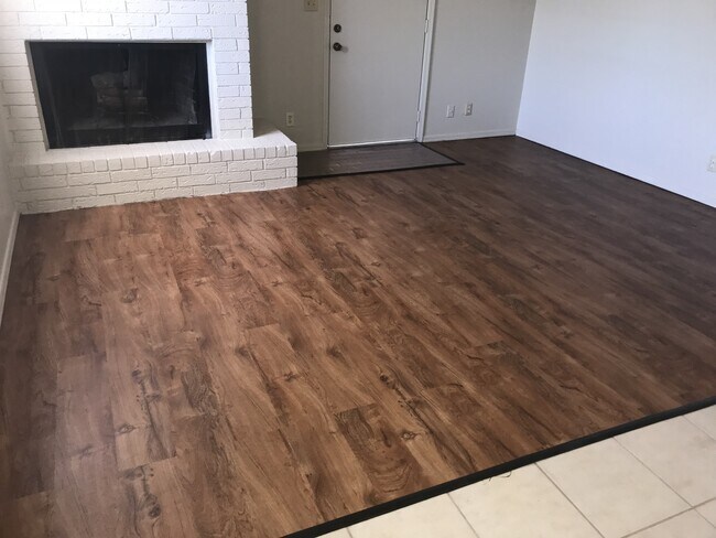 Foto del edificio - 2 bed, 1 bath duplex for rent in Moore nea...
