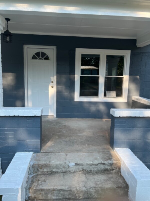 Primary Photo - 400 Hiley St
