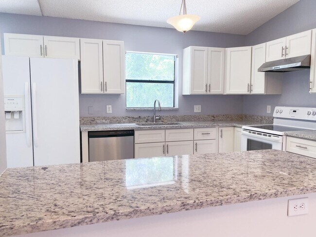 Foto del edificio - 4669 Pine Grove Dr