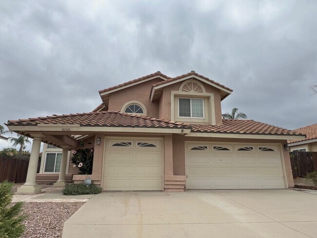 Foto del edificio - **Beautiful Lake Elsinore 3 Bdrm 2.5 Baths...