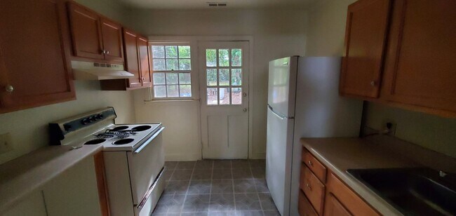 Foto del edificio - 1303 Whilden Pl