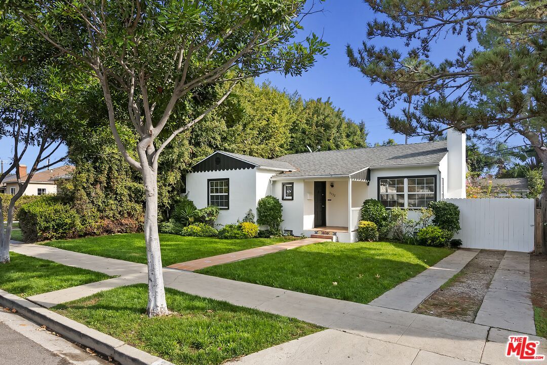 Primary Photo - 3032 Oakhurst Ave