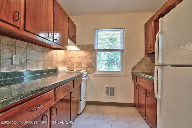 Building Photo - 1128 Borden Ave