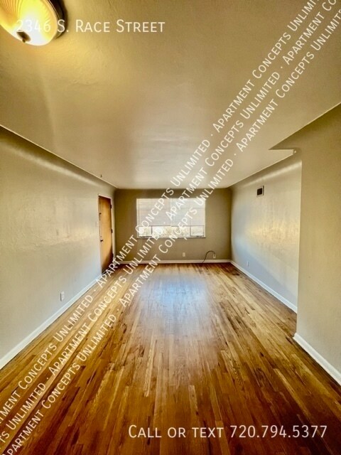 Building Photo - 2346 S Race St