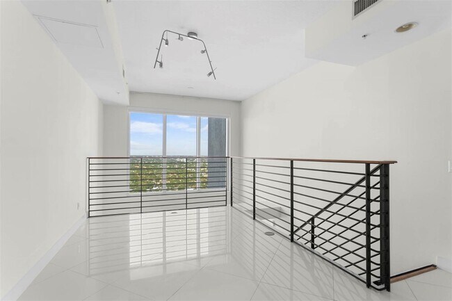 Foto del edificio - 60 SW 13th St