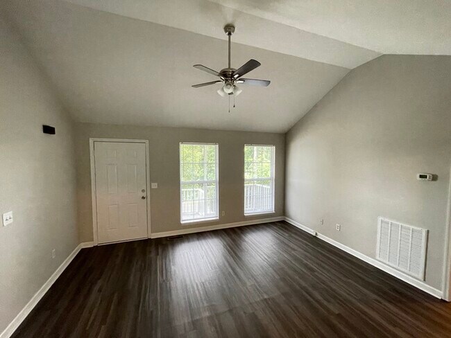 Foto del edificio - Goodlettsville area home with 1 car garage!