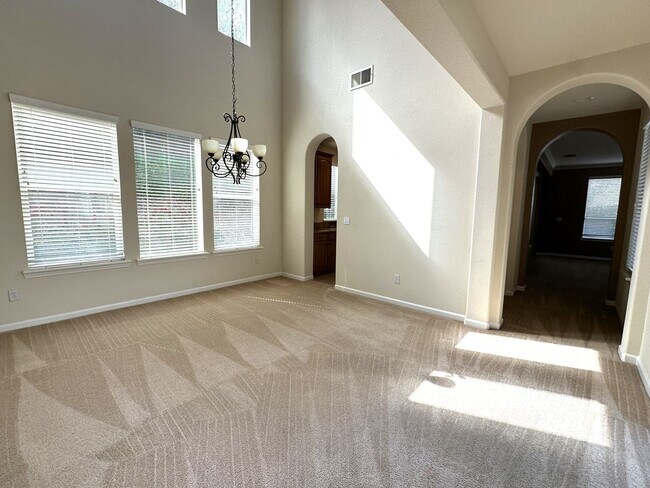 Foto del edificio - Spacious El Dorado Hills 5bd/3.5ba Home wi...