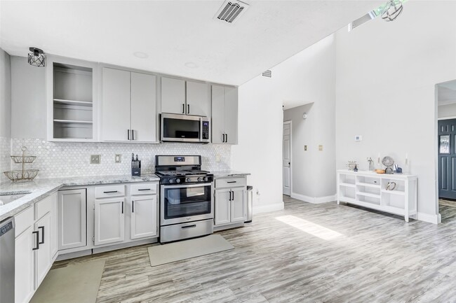 Building Photo - 19011 Sandia Pines Dr