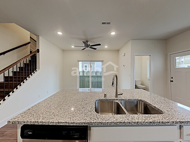 Foto del edificio - 23379 SE Dogwood St