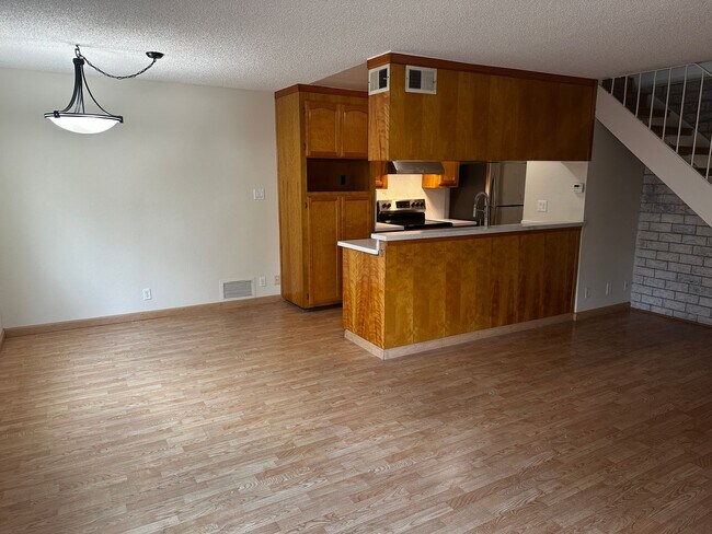 Foto del edificio - Bright 2 Bedroom 1 Bath Condo in Cambrian Area