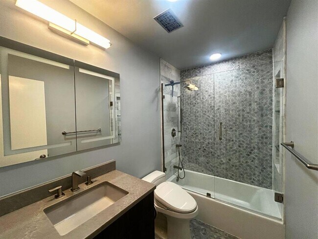 Foto del edificio - 8210 Bent Tree Rd