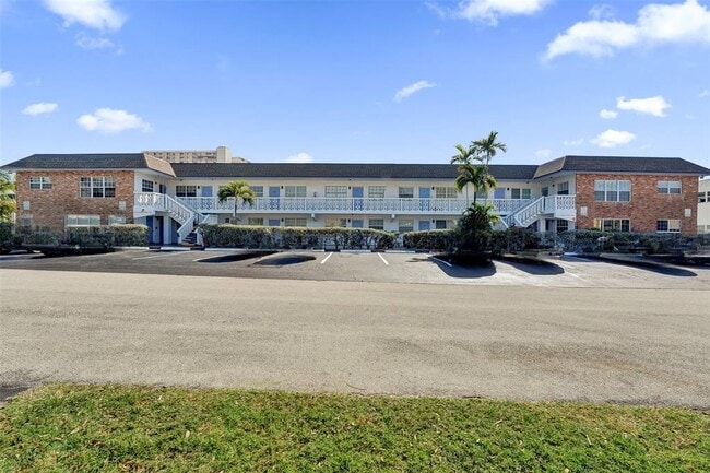 Building Photo - 3220 NE 10th St