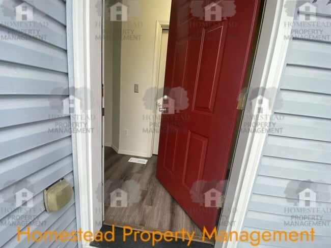 Building Photo - 599