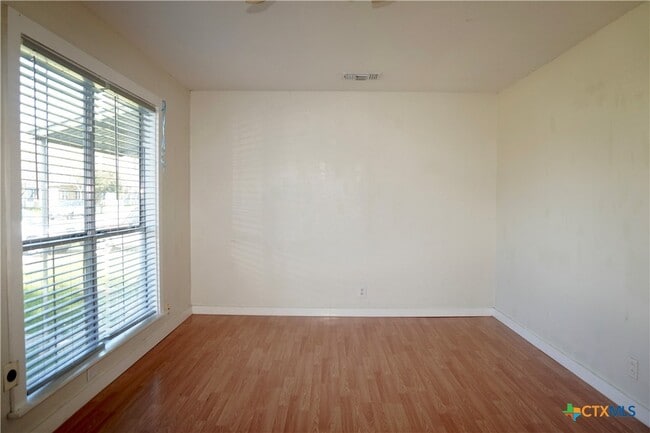 Building Photo - 1006 Haynes St