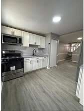 Building Photo - 1299 Sargeant St