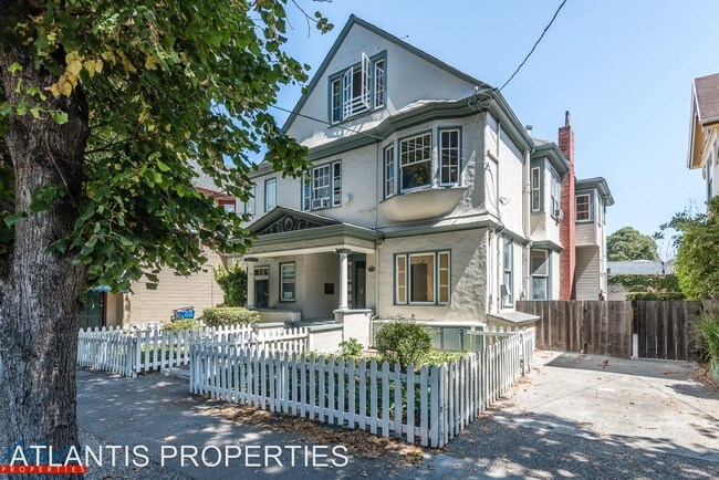 Building Photo - 510 S 6th St