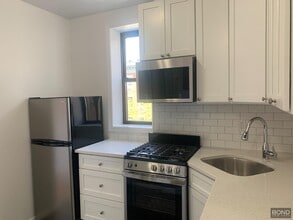 Building Photo - 717 9th Ave