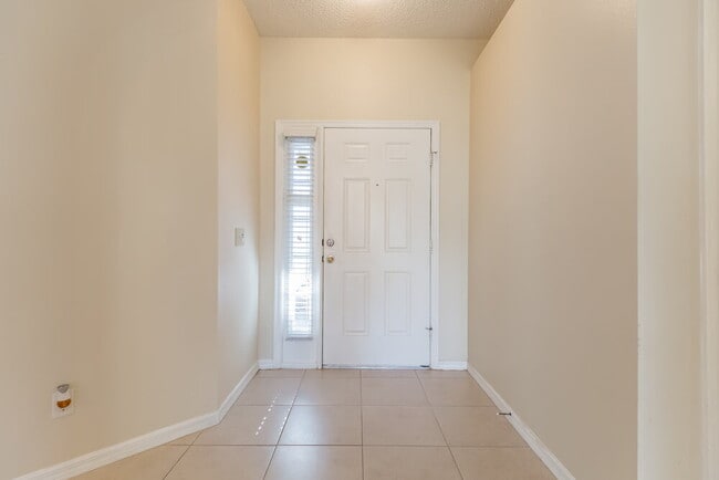 Building Photo - 471 Chapelwood Dr