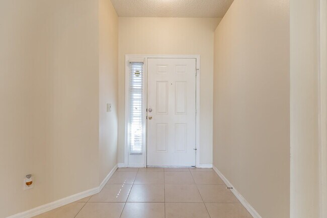 Foto del edificio - 471 Chapelwood Dr