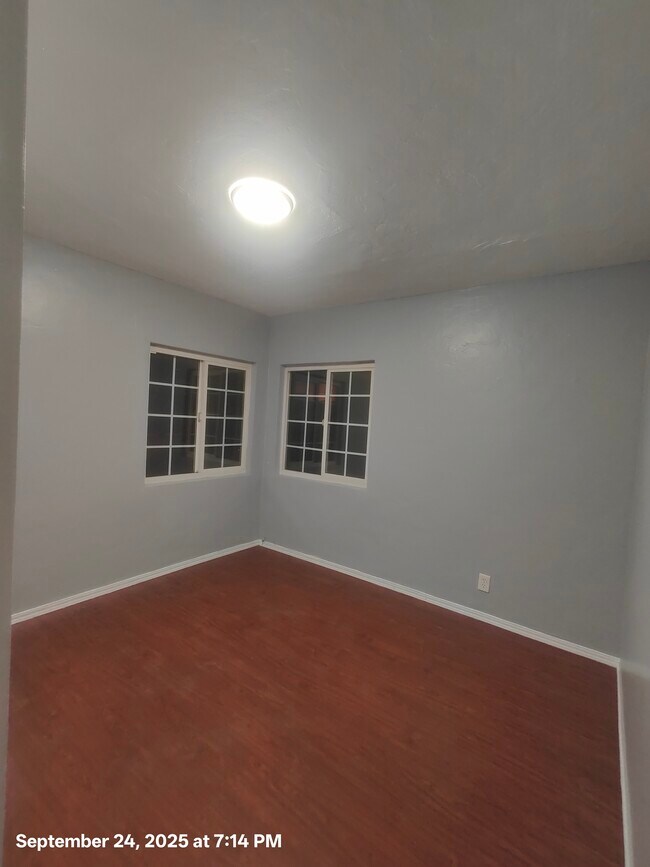Foto del edificio - 3319 Roseview Ave