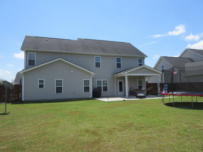 Building Photo - 319 Sonoma Rd
