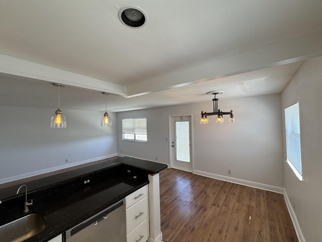 Building Photo - 457 Brittany Dr