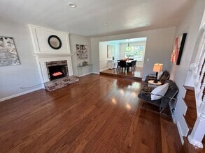 Building Photo - 1347 Vintner Way