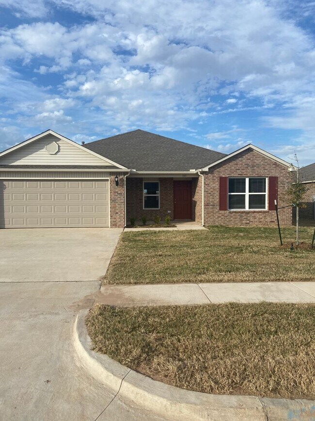 Building Photo - *New Year, New Home Special* Three Bedroom...