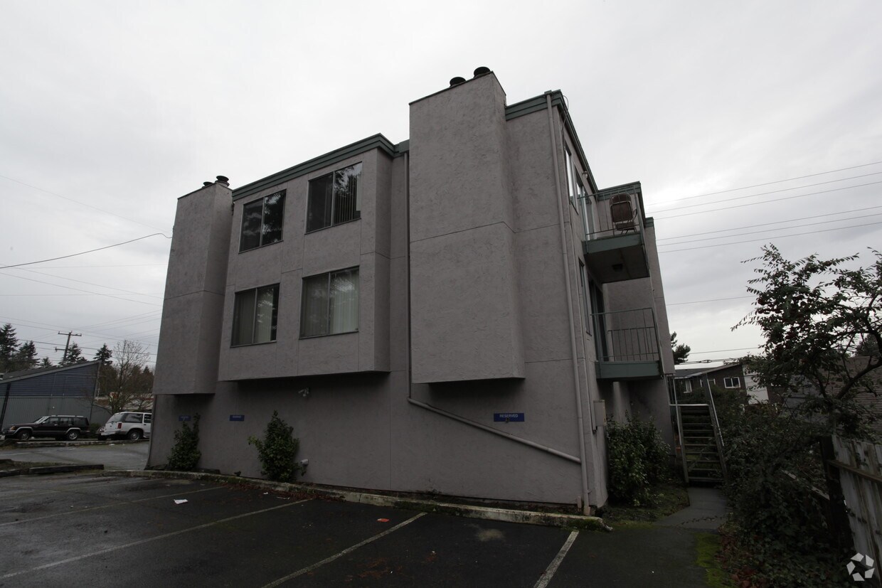 Building Photo - 14505 32nd Ave NE
