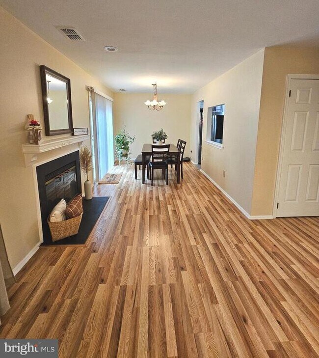 Foto del edificio - 17 Exeter Ct