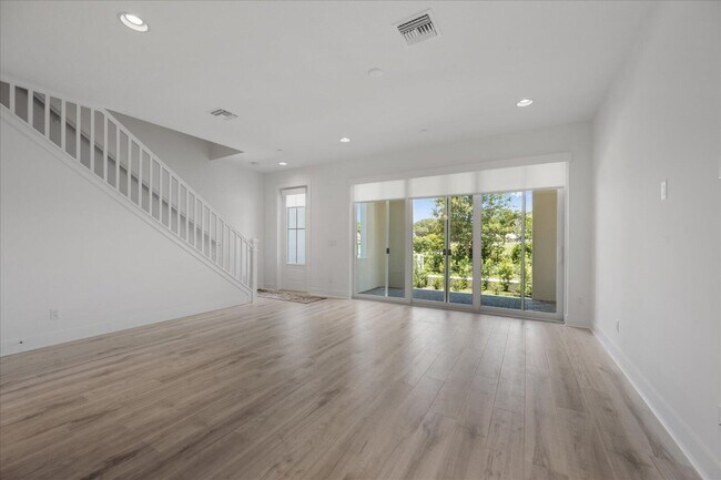 Foto del edificio - 12546 Gross Pointe Dr