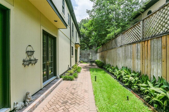 Foto del edificio - 1026 Potomac Dr