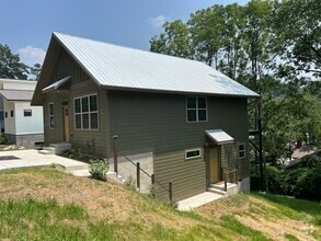 Building Photo - 149 Laurel Loop