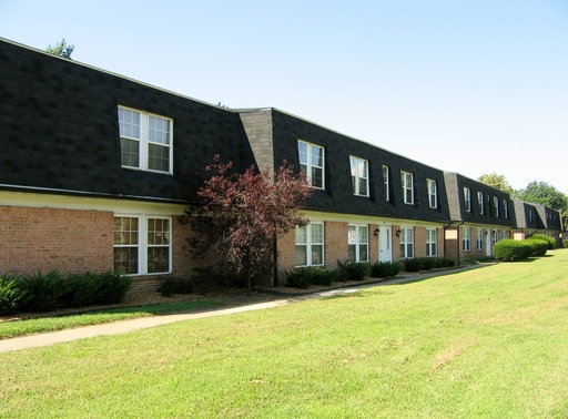 Primary Photo - 1404 Sangamon Dr