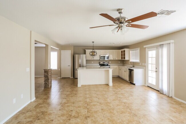 Foto del edificio - 10425 W Miami St