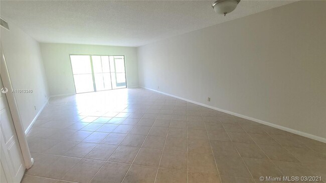 Building Photo - 16511 Blatt Blvd