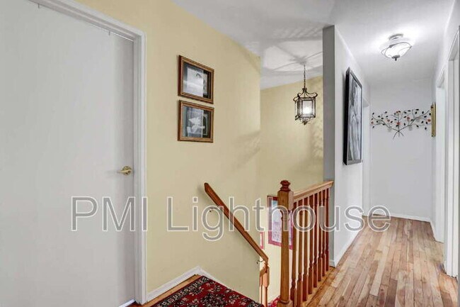 Foto del edificio - 17 Rondell Ln