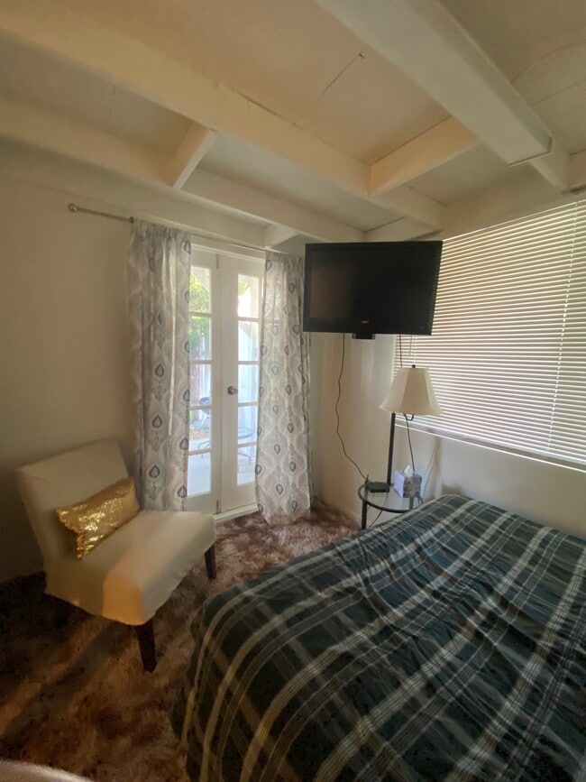 Foto del edificio - 9889 Monte Vista Ave