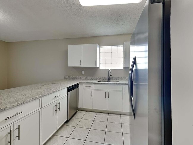 Foto del edificio - 3568 W 72nd St