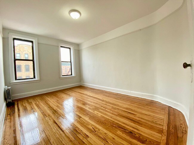 Foto del edificio - 2620 Beverley Rd