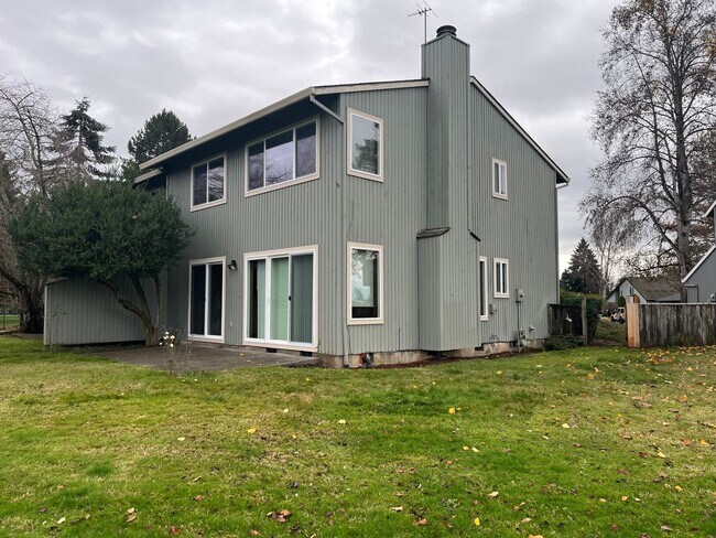Foto del edificio - 20689-20691 NW Lapine Way